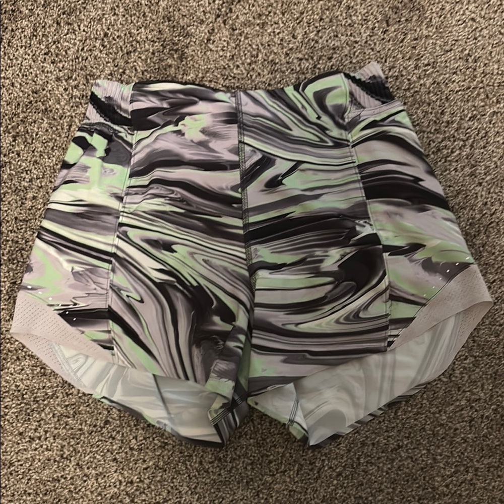 Lululemon Hotty Hot HR 4 inch  *Special Edition